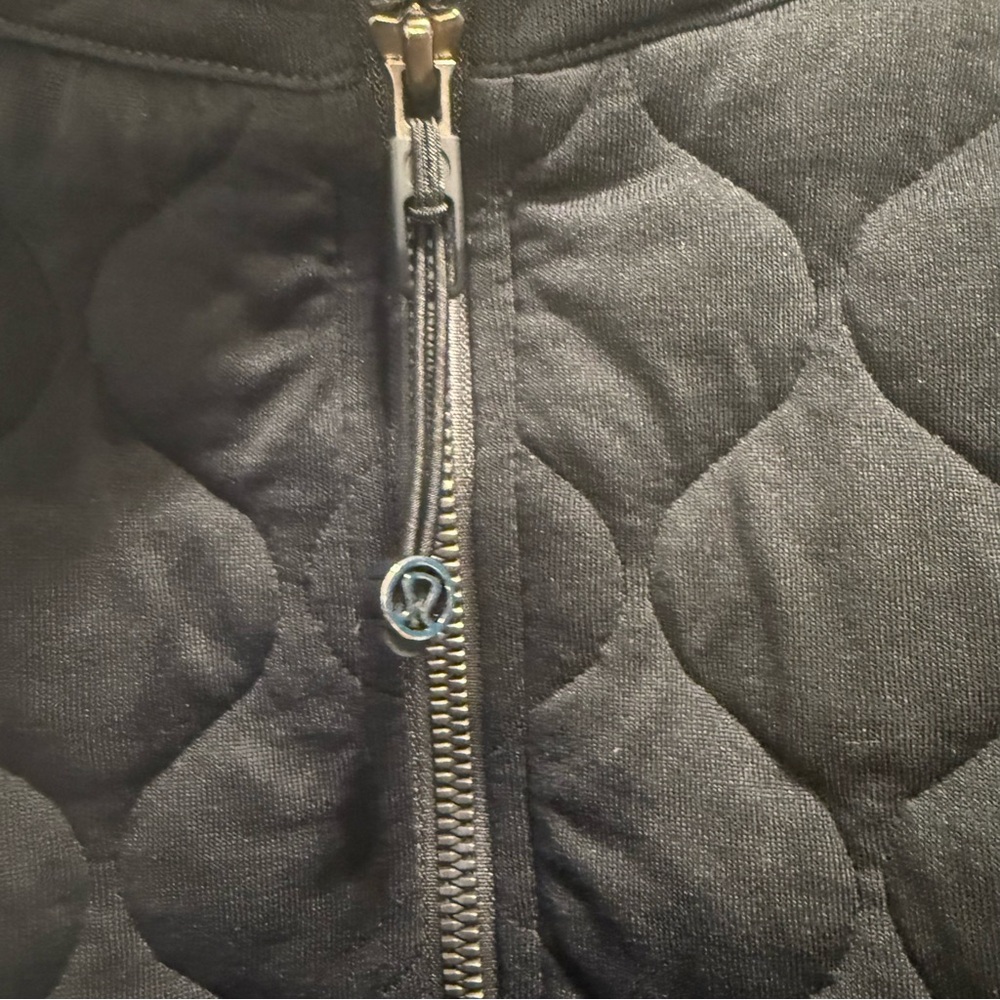 Lululemon Athletica Black Quilted Cropped Puffer Jacket - Picture 6 of 13